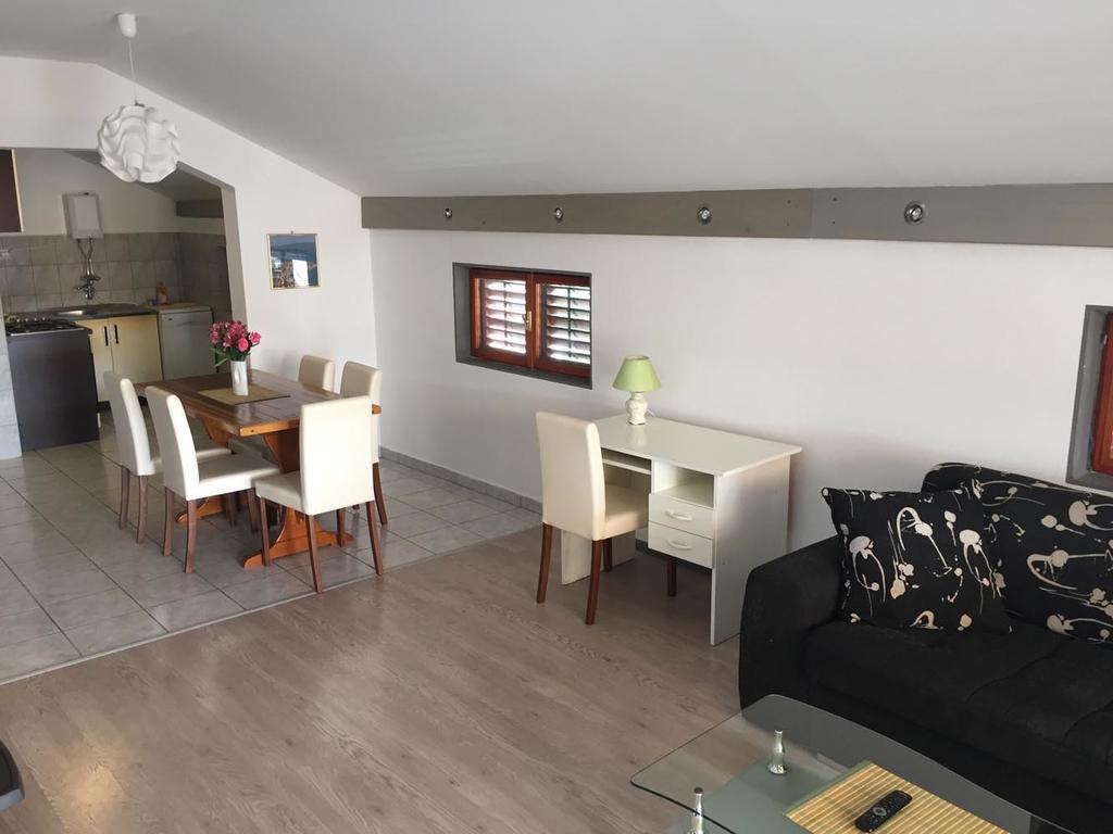 Apartments Pavic Betina  Exterior foto
